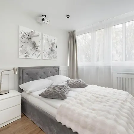 Beautiful For 4 People By Renters 브로츠와프