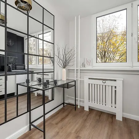 Beautiful For 4 People By Renters Wrocław