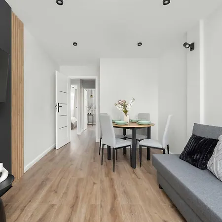 Beautiful For 4 People By Renters * Wrocław