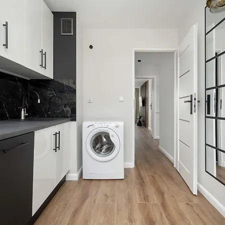 Beautiful For 4 People By Renters * 브로츠와프